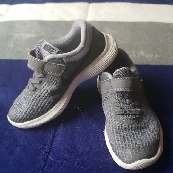 Shoes - Picture 2 of 3